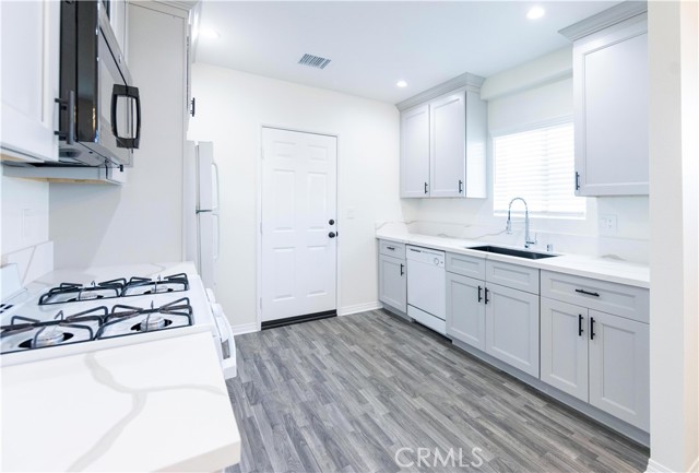 Image 9 of 25 For 13537 5th Street