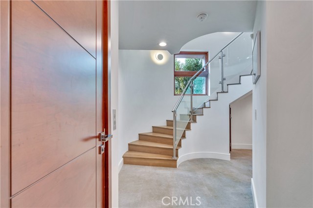 719 1st Place, Hermosa Beach CA: https://media.crmls.org/medias/1707ded5-f0a3-40ed-aaca-864107bf7a5f.jpg