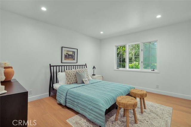 Detail Gallery Image 28 of 52 For 17481 Tramonto Dr, Pacific Palisades,  CA 90272 - 4 Beds | 3 Baths