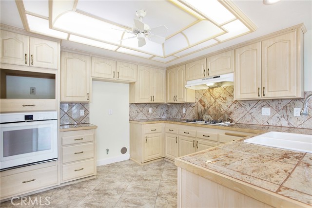 611 Colonial Circle, Fullerton CA: https://media.crmls.org/medias/1708e787-7f15-4e78-af16-6b52649b10d4.jpg