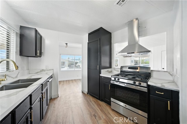 626 N Dearborn, Redlands CA: https://media.crmls.org/medias/170940b3-ab24-4496-9ebb-1f237b4a42f5.jpg