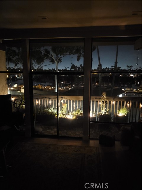 Detail Gallery Image 2 of 45 For 5201 Marina Pacifica S, Long Beach,  CA 90803 - 2 Beds | 2/1 Baths