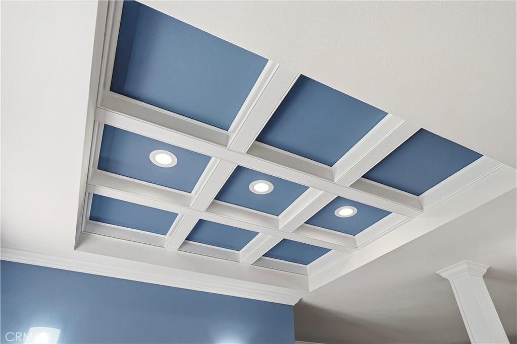https://media.crmls.org/medias/1709a75c-5c9e-415d-9263-43fb0881656b.jpg?preset=X-Large