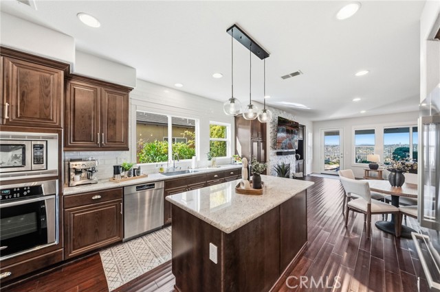 Detail Gallery Image 9 of 68 For 34036 Galleron, Temecula,  CA 92592 - 4 Beds | 2/1 Baths