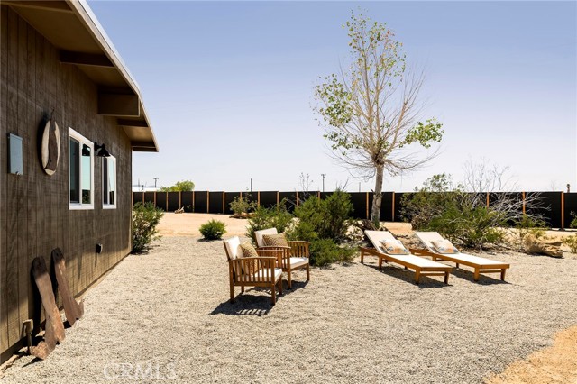 70315 Indian Trail, 29 Palms CA: https://media.crmls.org/medias/170a3abe-cffd-4de6-9b87-6045fe3d6457.jpg