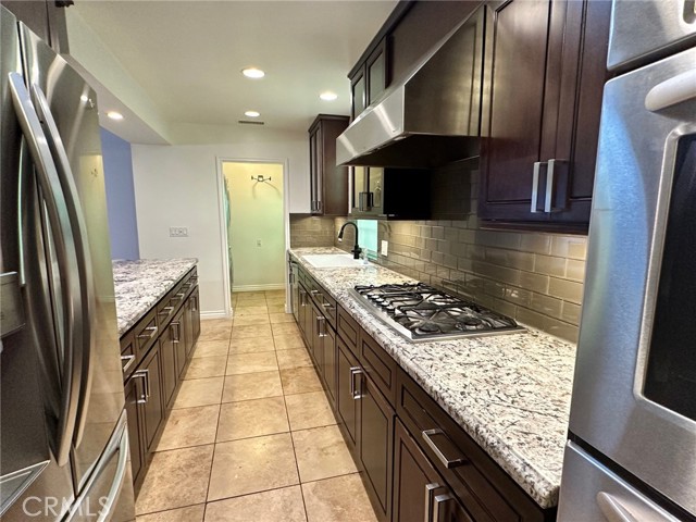 Detail Gallery Image 32 of 36 For 18406 Bessemer St, Tarzana,  CA 91335 - 3 Beds | 2 Baths