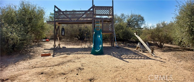 Detail Gallery Image 37 of 44 For 10975 Decker, Oak Hills,  CA 92344 - 3 Beds | 2 Baths