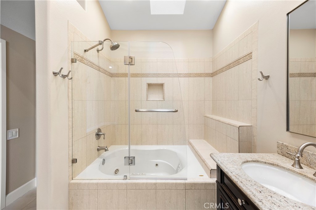 https://media.crmls.org/medias/170c87aa-f97f-427a-bdc6-588ffca7140a.jpg?preset=X-Large