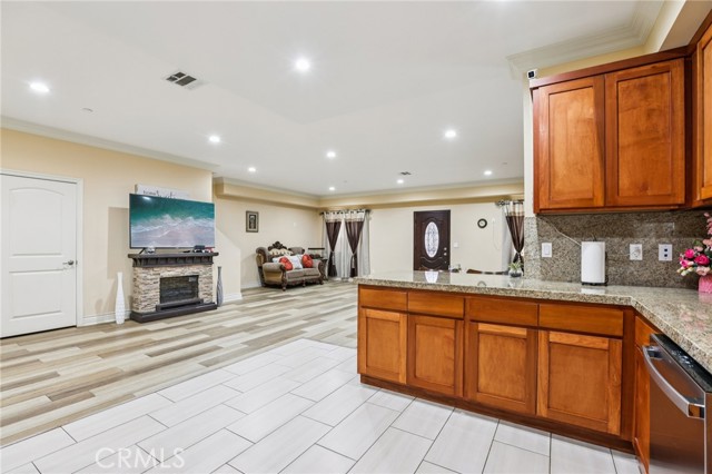 Detail Gallery Image 7 of 35 For 204 E 121st St, Los Angeles,  CA 90061 - 4 Beds | 4 Baths