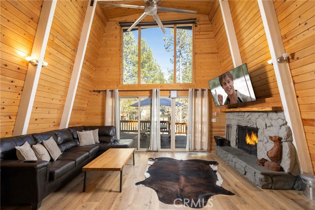 Detail Gallery Image 1 of 1 For 368 Santa Clara Bld, Big Bear Lake,  CA 92315 - 4 Beds | 3 Baths