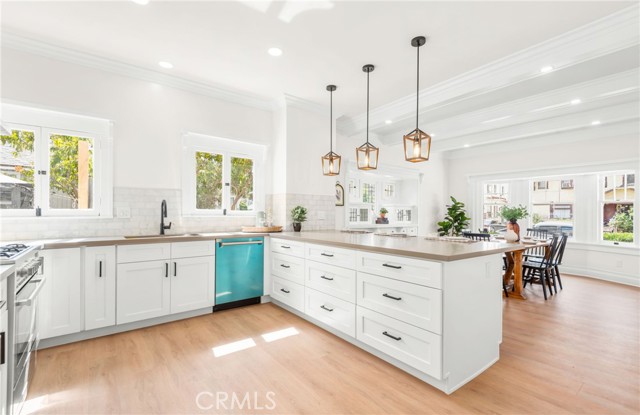 Detail Gallery Image 20 of 44 For 1720 S Kingsley, Los Angeles,  CA 90006 - 4 Beds | 3 Baths