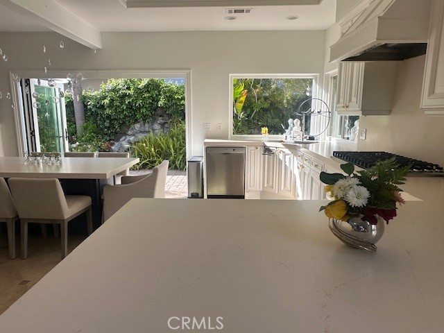 Detail Gallery Image 6 of 42 For 3107 Corte Marin, Newport Beach,  CA 92660 - 3 Beds | 2/1 Baths
