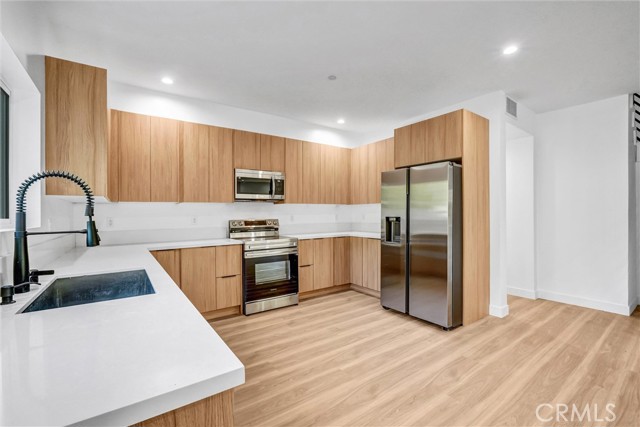 7320 Newcastle, Reseda CA: https://media.crmls.org/medias/170edfbd-545b-42e6-a436-1d411887c02d.jpg