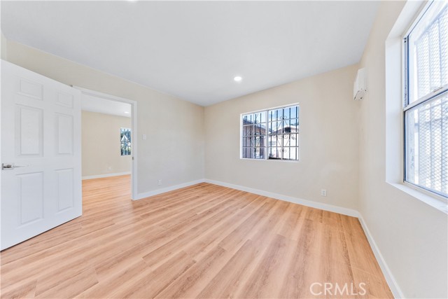 Detail Gallery Image 14 of 36 For 122 W 53rd Back Unit,  Los Angeles,  CA 90037 - 1 Beds | 1 Baths