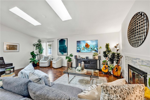 Detail Gallery Image 10 of 56 For 17830 Winterberry St, Fountain Valley,  CA 92708 - 5 Beds | 3 Baths