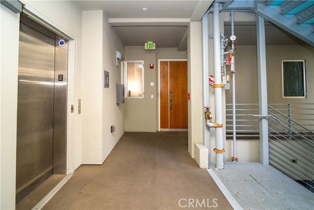 Detail Gallery Image 6 of 37 For 1411 N Detroit St #208,  Los Angeles,  CA 90046 - 3 Beds | 3 Baths