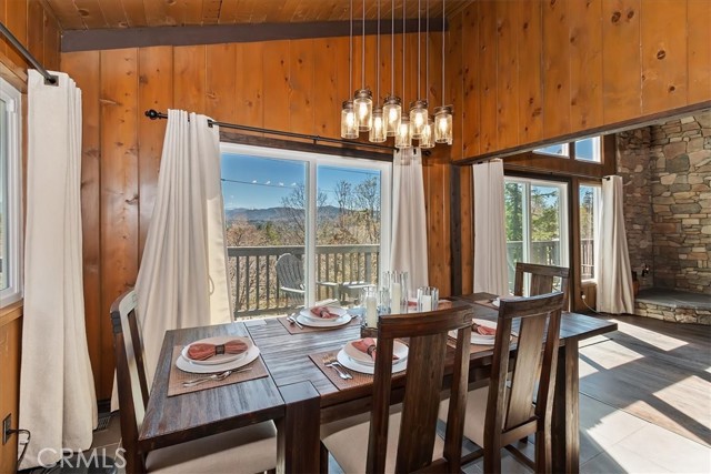 Detail Gallery Image 8 of 26 For 27994 W Shore, Lake Arrowhead,  CA 92352 - 3 Beds | 2 Baths