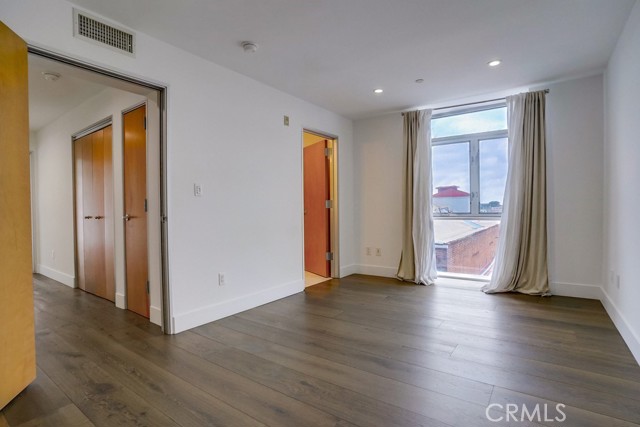 Detail Gallery Image 24 of 27 For 35 Raymond #404,  Pasadena,  CA 91103 - 2 Beds | 2/1 Baths