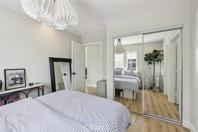 4562 W 17th Street, Los Angeles CA: https://media.crmls.org/medias/17109ddf-3f7d-4aa1-aa4b-0e449969e54b.jpg