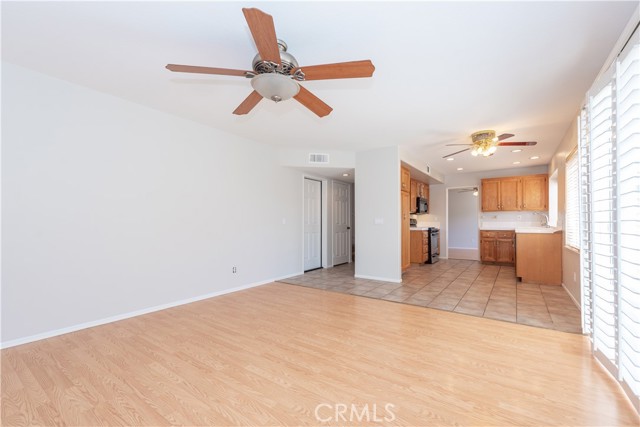 Detail Gallery Image 16 of 33 For 360 Avenue 9, Lake Elsinore,  CA 92530 - 4 Beds | 2/1 Baths