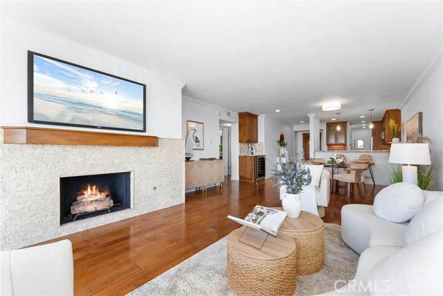 201 Bay Shore Avenue, Long Beach CA: https://media.crmls.org/medias/17118e5e-7d74-4ab6-a665-469709aff68f.jpg