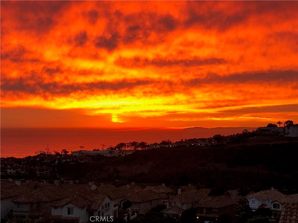 https://media.crmls.org/medias/1711923f-ba9a-4647-9db4-86ca5aaec6ae.jpg?preset=X-Large