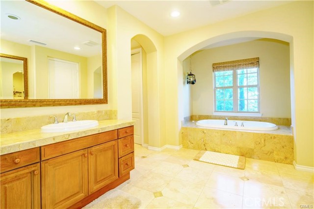 37 Twiggs, Irvine CA: https://media.crmls.org/medias/17119e14-e314-4506-91f1-68c678675289.jpg