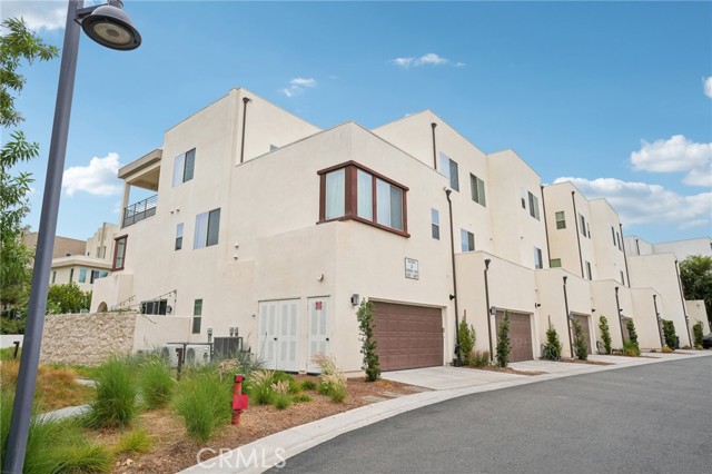 Detail Gallery Image 30 of 41 For 143 Frame, Irvine,  CA 92618 - 3 Beds | 3/1 Baths