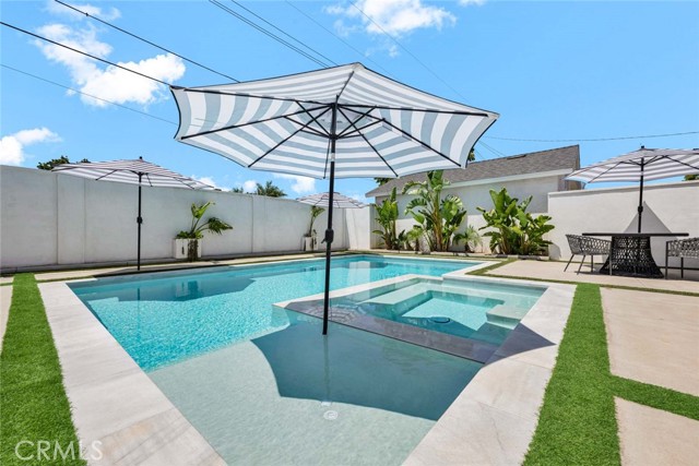 1402 E Rose Avenue, Orange CA: https://media.crmls.org/medias/1712703d-129b-4141-9dd1-0ef4dab99309.jpg