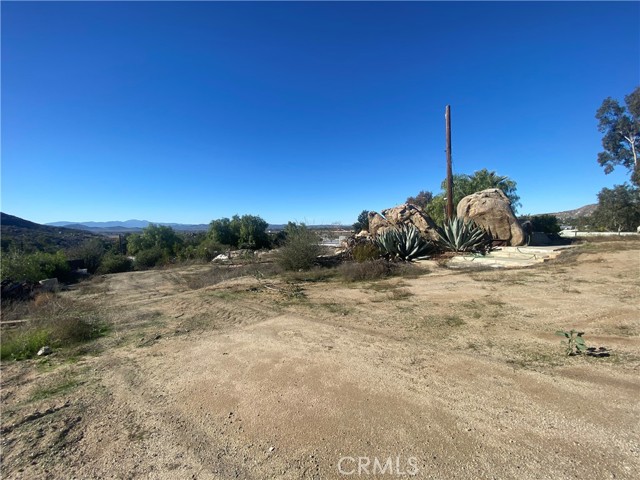 30865 Allen Avenue, Homeland CA: https://media.crmls.org/medias/171324c5-9587-4af3-8c5e-2337cd1ebb9c.jpg