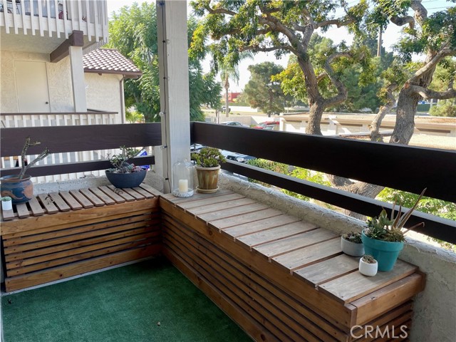 Detail Gallery Image 2 of 27 For 21372 Brookhurst St #123,  Huntington Beach,  CA 92646 - 2 Beds | 2 Baths