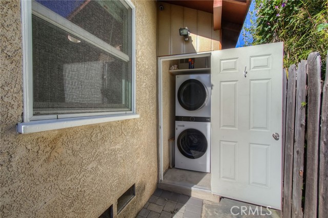Detail Gallery Image 34 of 41 For 10758 10760 Valley Spring Ln, Toluca Lake,  CA 91602 - 4 Beds | 2 Baths