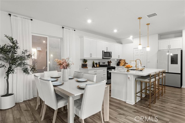 Detail Gallery Image 16 of 41 For 352 Alice, Rialto,  CA 92376 - 4 Beds | 3/1 Baths