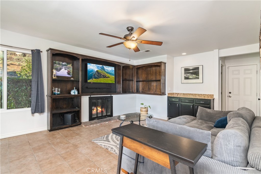 MLS #IV25270557 image #14