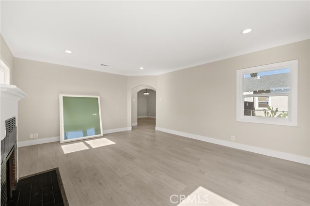 Detail Gallery Image 7 of 20 For 709 E 9th St, Pomona,  CA 91766 - 4 Beds | 2 Baths