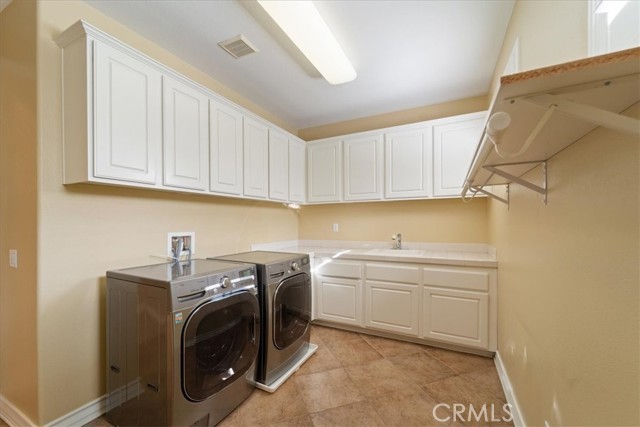 Detail Gallery Image 23 of 59 For 4061 Elderberry Cir, Corona,  CA 92882 - 4 Beds | 4/1 Baths