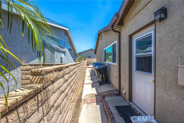 7571 Willow Way, Highland CA: https://media.crmls.org/medias/17169795-7ad0-495e-90c3-813a0456fa8e.jpg