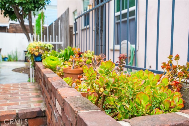 Detail Gallery Image 4 of 21 For 122 Lime Ave, Long Beach,  CA 90802 - 2 Beds | 2 Baths
