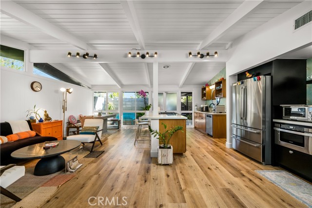 Detail Gallery Image 2 of 53 For 7213 E Lanai St, Long Beach,  CA 90808 - 4 Beds | 2 Baths