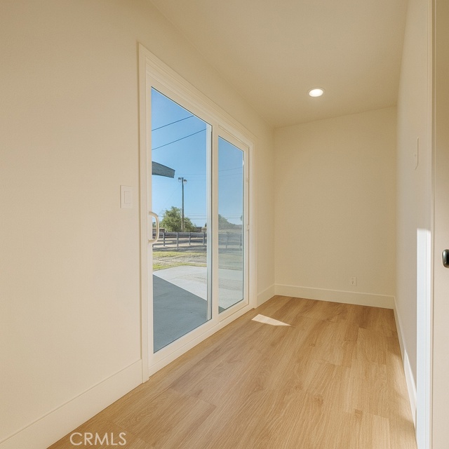 Detail Gallery Image 10 of 16 For 5548 Elmwood, San Bernardino,  CA 92404 - 4 Beds | 3 Baths