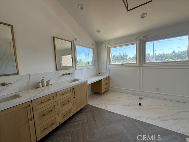 23128 PARK SORRENTO, Calabasas CA: https://media.crmls.org/medias/171814d0-82ab-46f4-9a00-f339e2f0b5bc.jpg