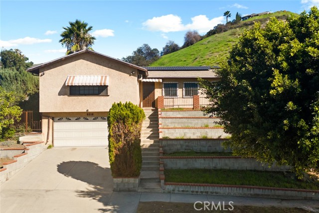 8216 Glencrest, Sun Valley CA: https://media.crmls.org/medias/1718754a-e2a5-4e15-b591-8b611d93f1d6.jpg