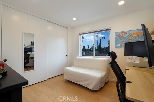 Detail Gallery Image 8 of 19 For 285 S Sierra Madre Bld #L,  Pasadena,  CA 91107 - 2 Beds | 2 Baths