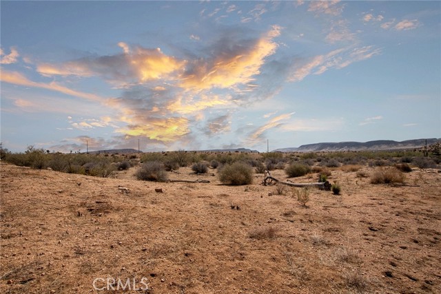 Detail Gallery Image 14 of 20 For 1000 Rimrock Rd, Pioneertown,  CA 92268 - – Beds | – Baths