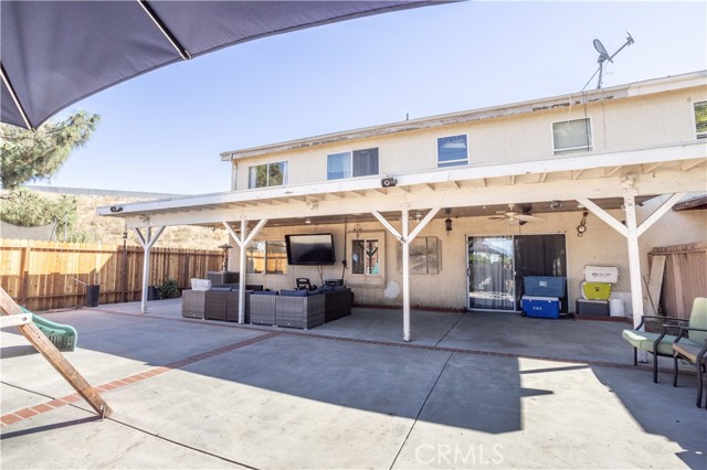 Detail Gallery Image 24 of 38 For 11965 Terra Bella St #8,  Sylmar,  CA 91342 - 4 Beds | 2/1 Baths