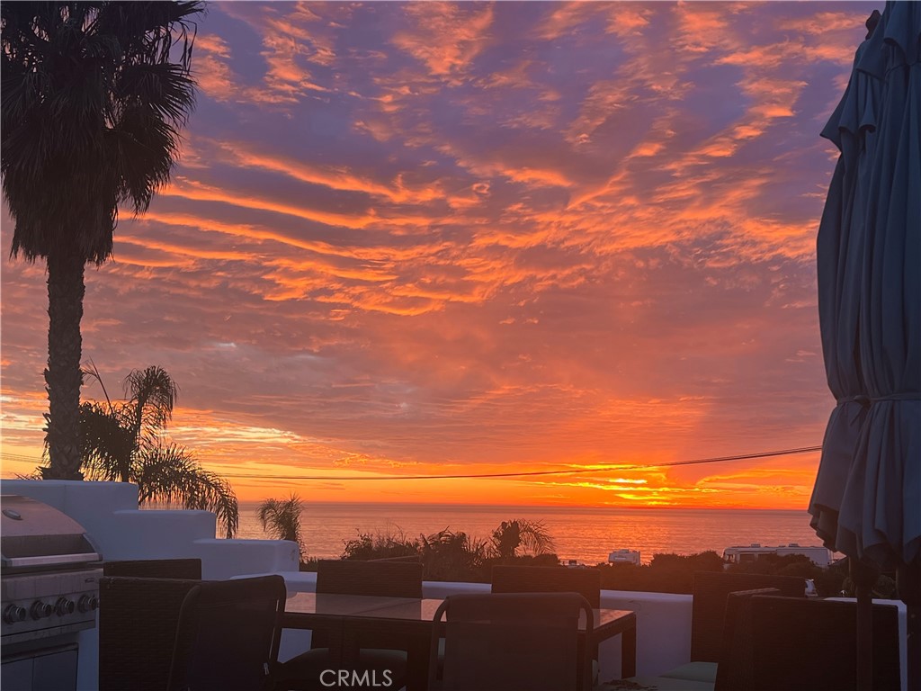 https://media.crmls.org/medias/1719eded-cd64-453f-a7e1-83836a989863.jpg?preset=X-Large