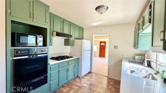 843 Laveta Terrace, Echo Park CA: https://media.crmls.org/medias/1719ee2a-8dbc-4828-b15c-133a97037d90.jpg