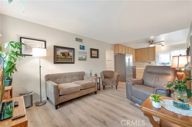 Detail Gallery Image 8 of 36 For 10685 Lynn Cir, Cypress,  CA 90630 - 3 Beds | 2 Baths