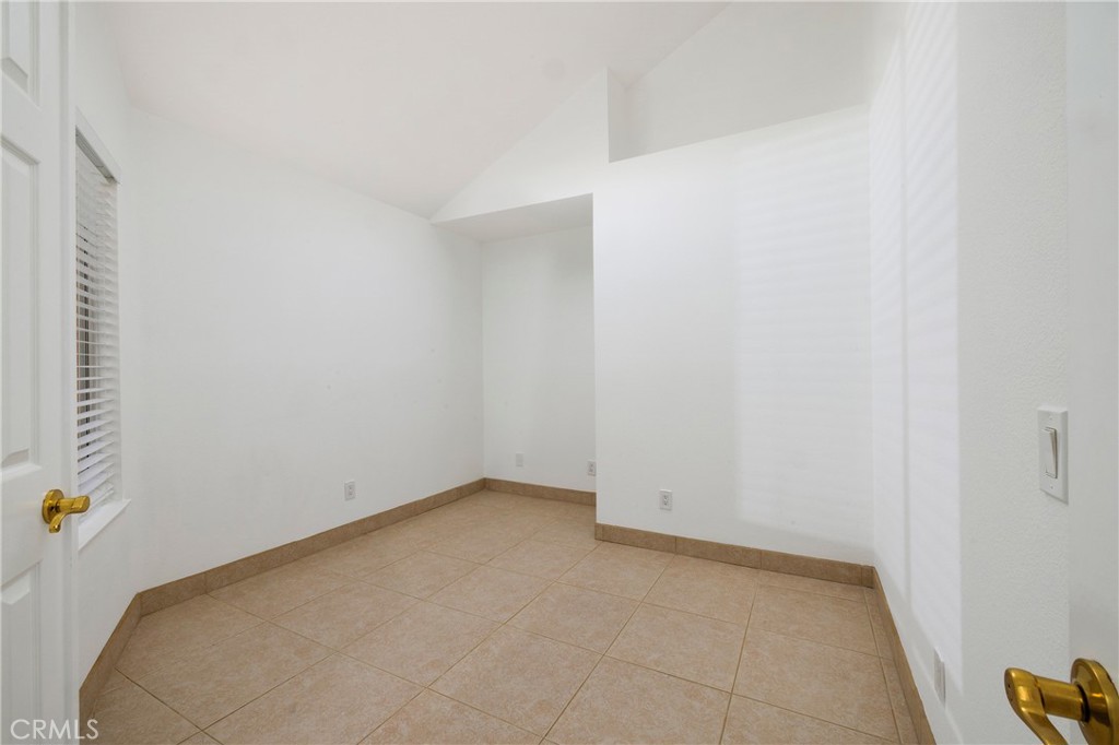 MLS #OC25198185 image #16