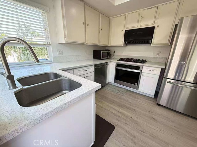 Detail Gallery Image 10 of 30 For 9 Petersburg, Irvine,  CA 92620 - 3 Beds | 2 Baths